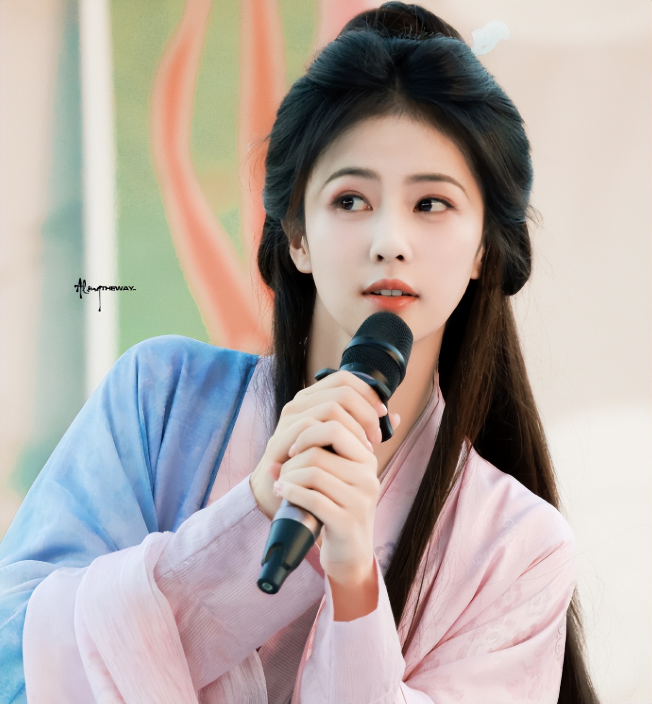 关晓彤王牌粉衣太惊艳！白鹿温柔卢昱晓灵动，鞠婧祎赵露思反差大