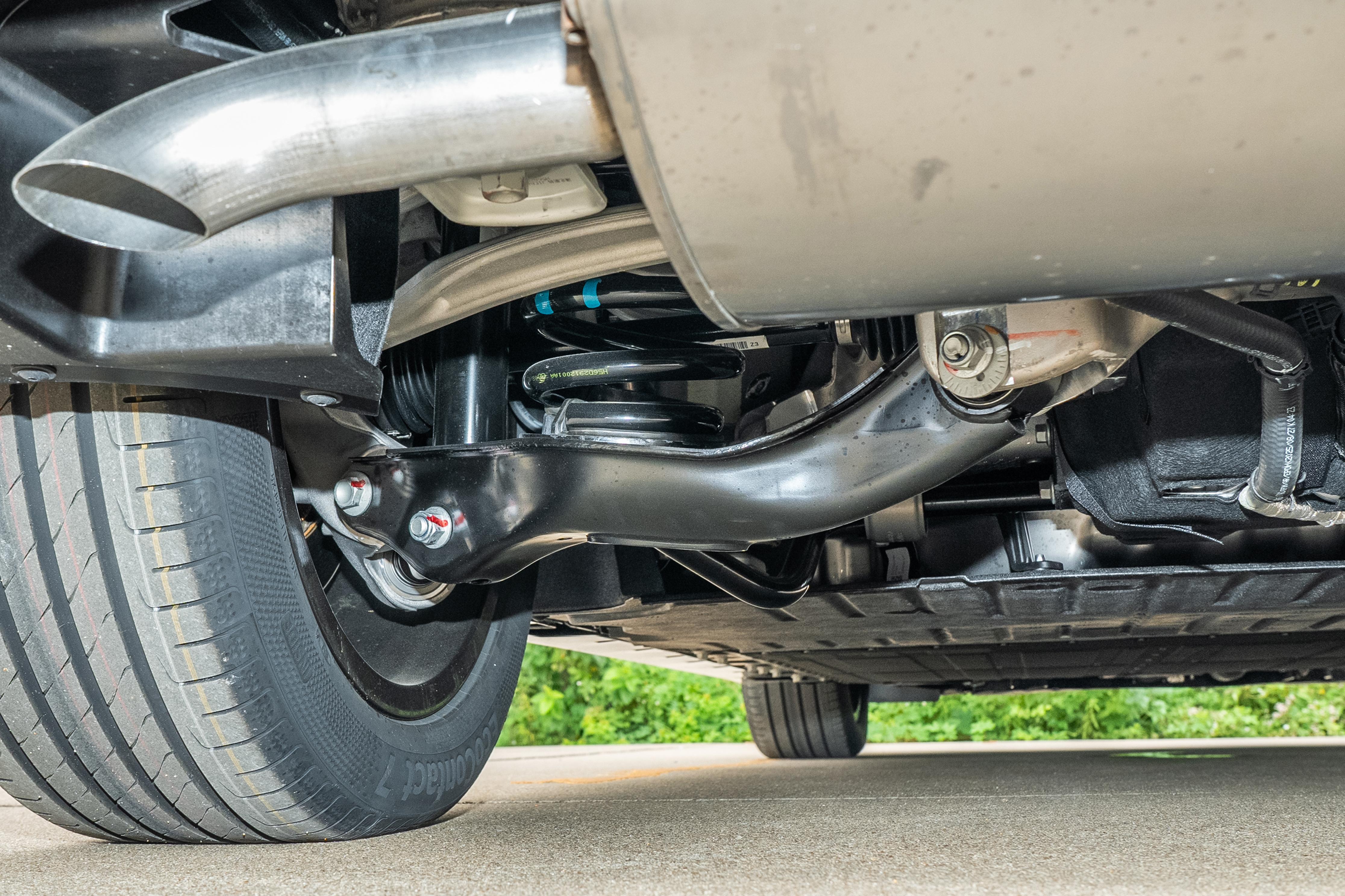 26款岚图梦想家:800V架构+智能后轮转向+华为ADS,二排头等舱