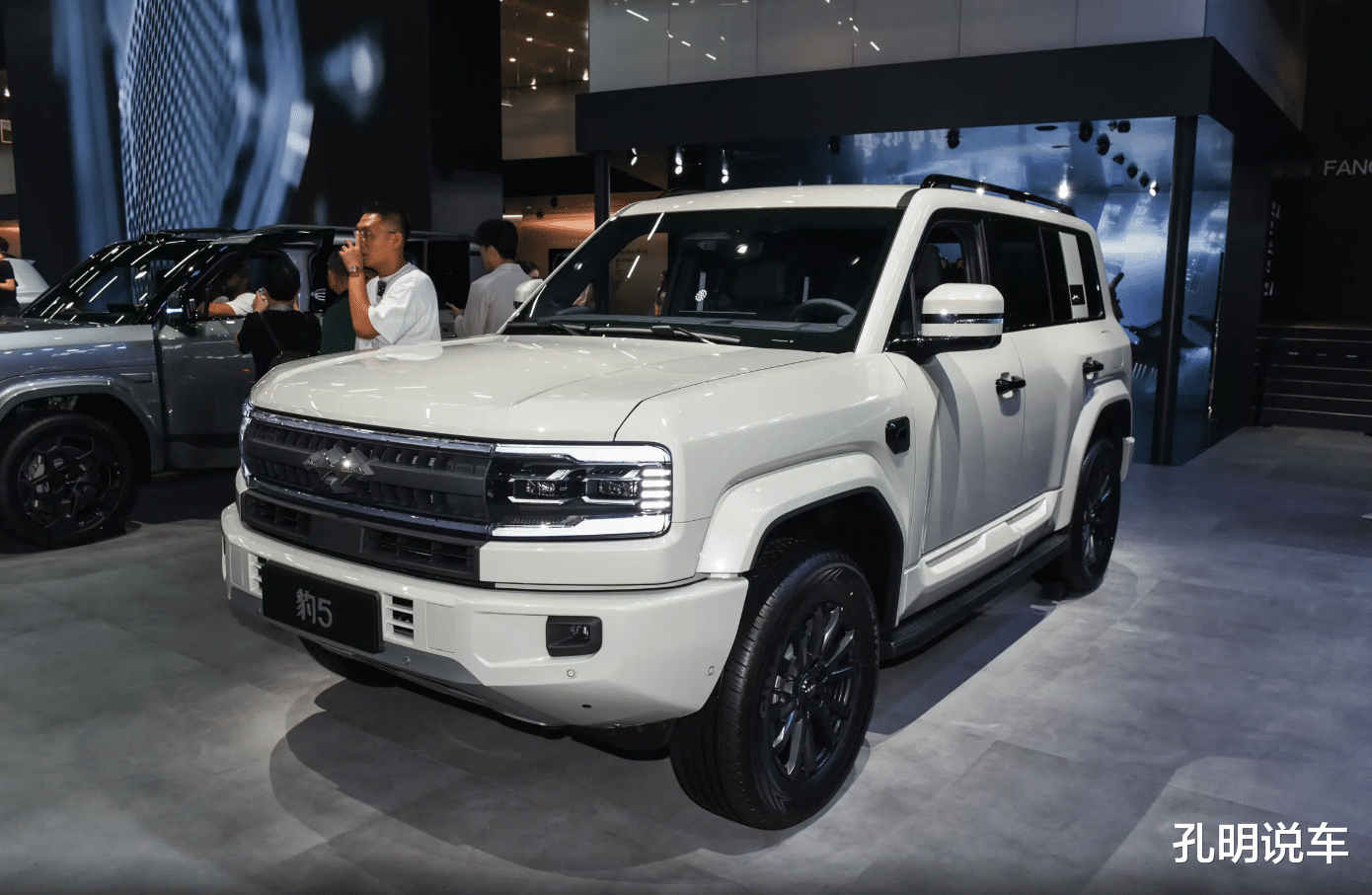 大电池长续航很明智,新版豹5舒适度也有提升,越野实力不弱?