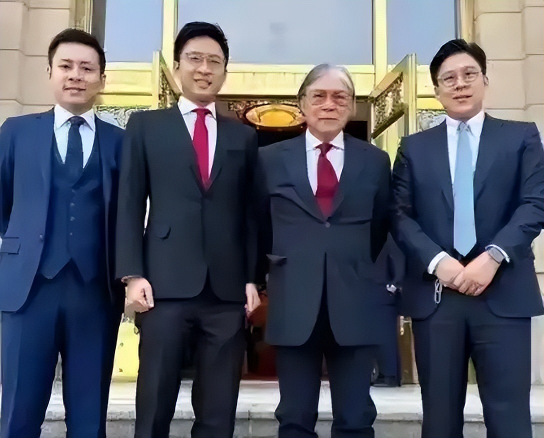 郭晶晶没想到,继自己之后霍家又迎一名人儿媳,霍震霆这次满意吗