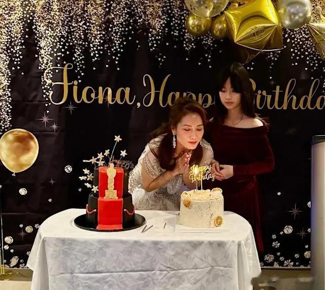 50岁生日罕见曝光真实状态！袁彩云不修图现鱼尾纹，被赞优雅老去