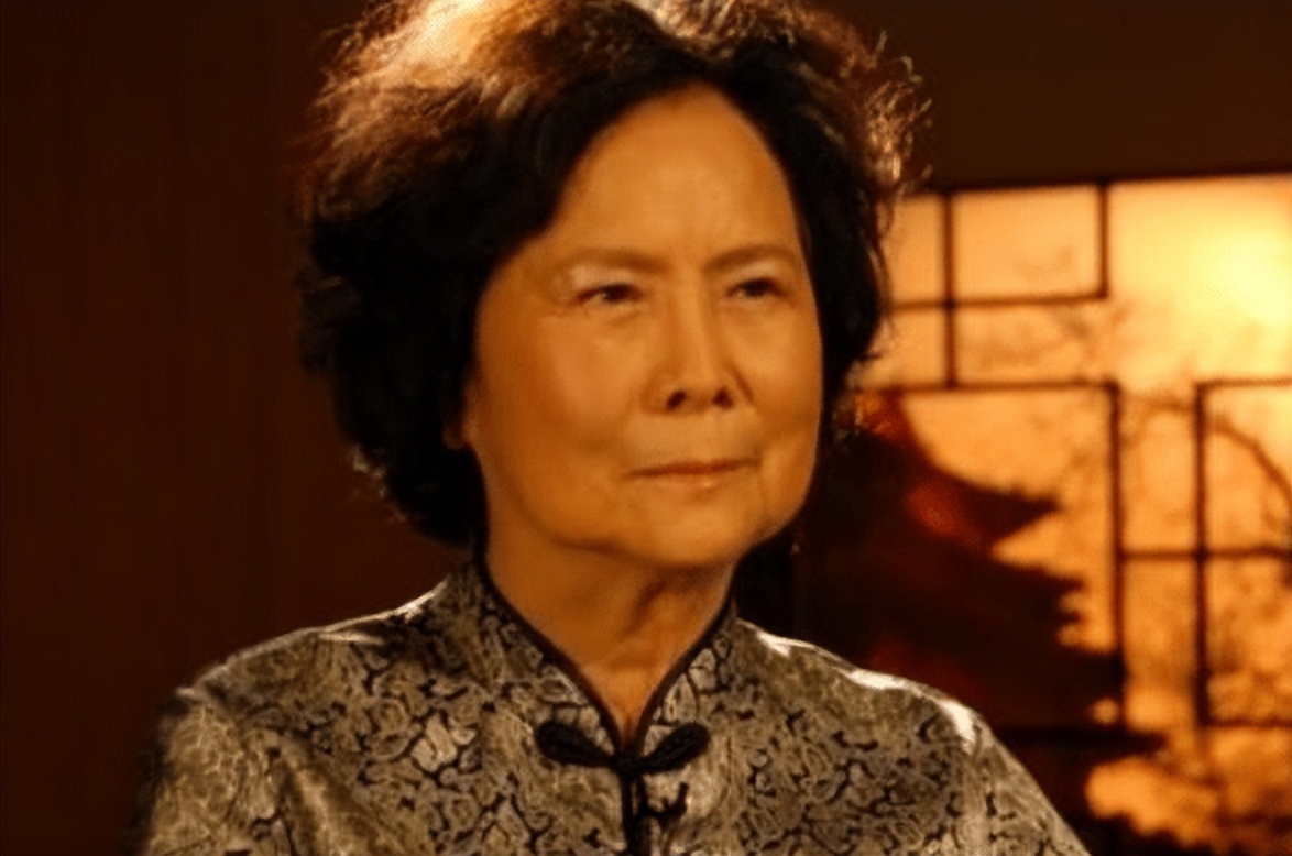 带三个娃嫁小14岁丈夫，病逝7年后，丈夫王崇秋因为思念做出大事