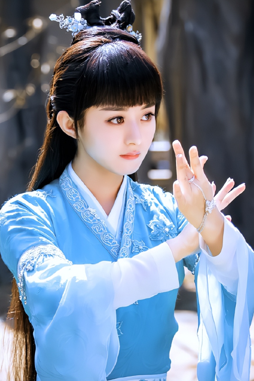 官媒公开发文，38岁赵丽颖一反常态，才懂冯绍峰那番话的含金量