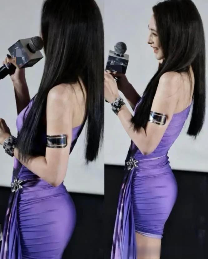 彭小苒这身材也太顶了,穿修身短裙腰细得能一手掐住,好性感