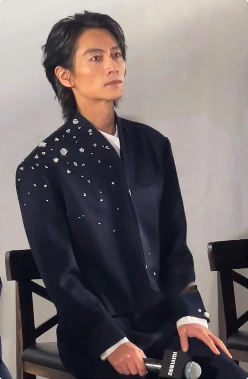 离婚不到一年，陈晓瘦到认不出，陈妍希携年下男主杀回来了