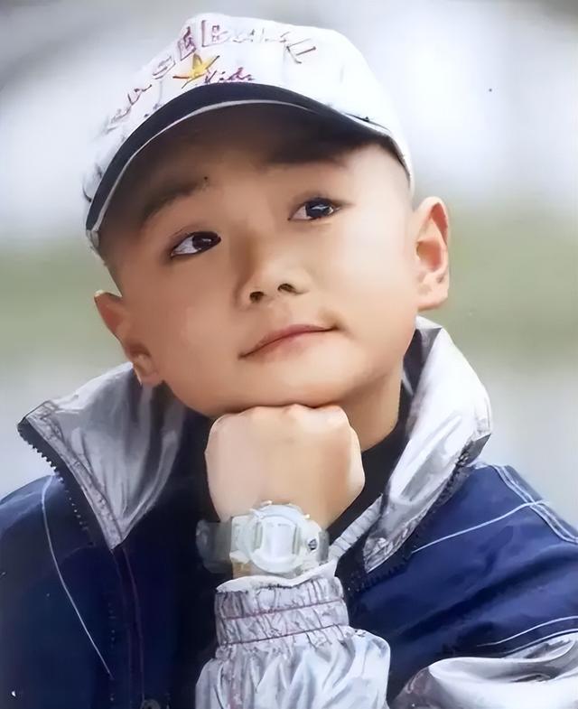 沉寂6年,曹骏37岁终于翻红,纠结5年的蓝盈莹肠子怕是都要悔青了