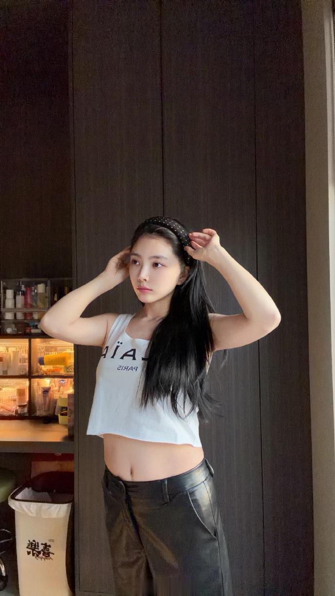 杜淳老婆开心宣布增肥16斤,整个人圆一圈,已胖出小肚腩