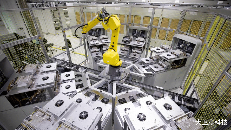 7年輪回，中企再遭美黑手？35項卡脖技術突破，中國科技霸氣反擊