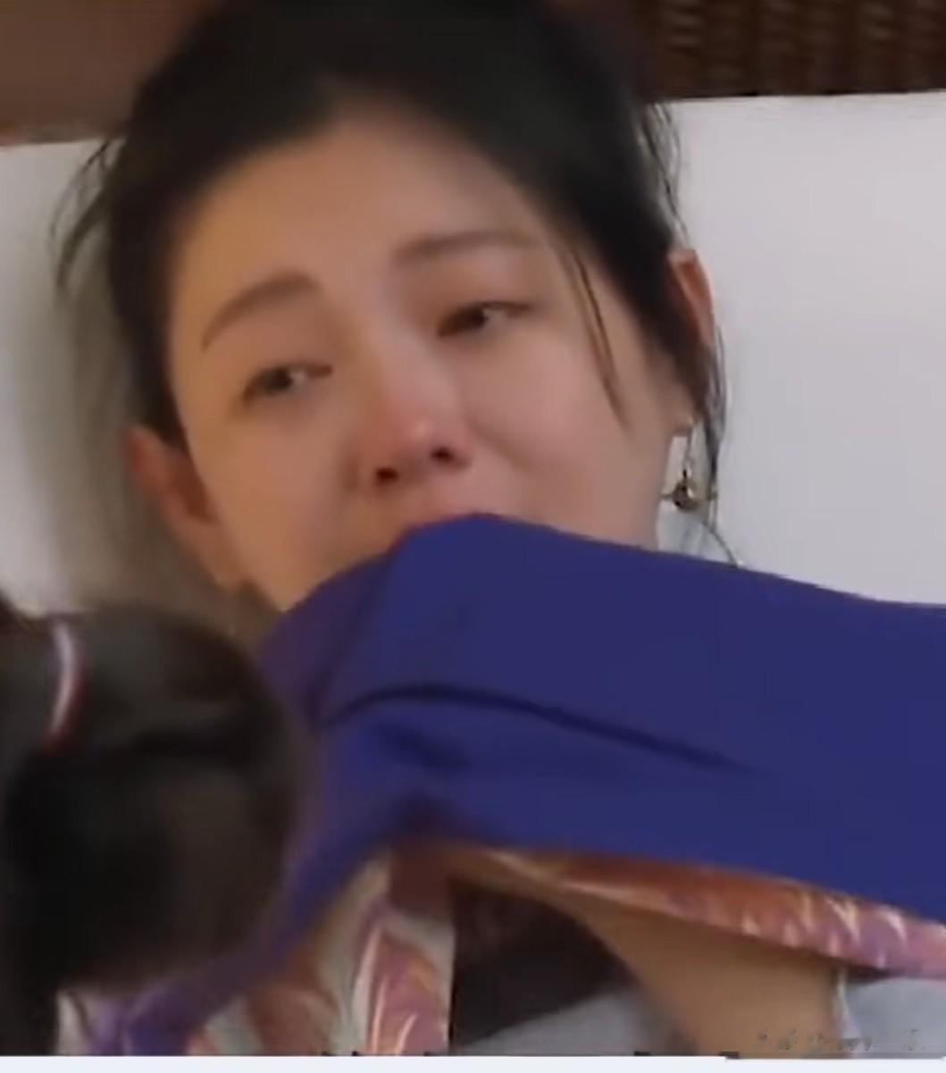 马筱梅掀睡衣透露真怀孕没长纹！肚脐眼很干净，胸围变大，气色好