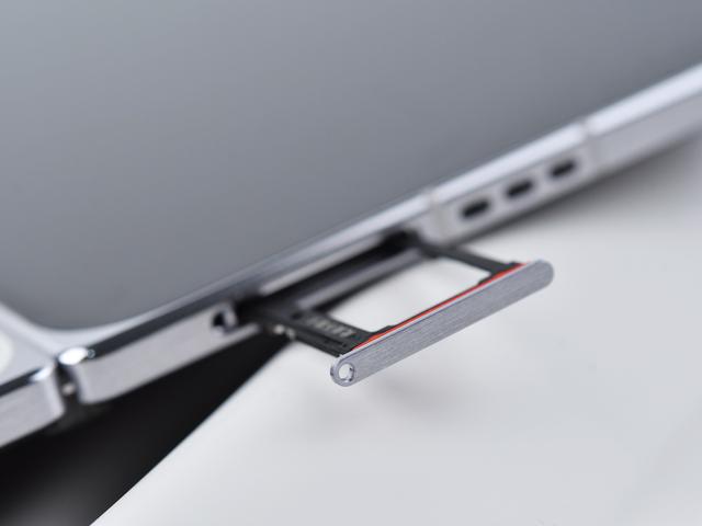 從堆料到減負，今年的大折疊為何執著于輕薄？