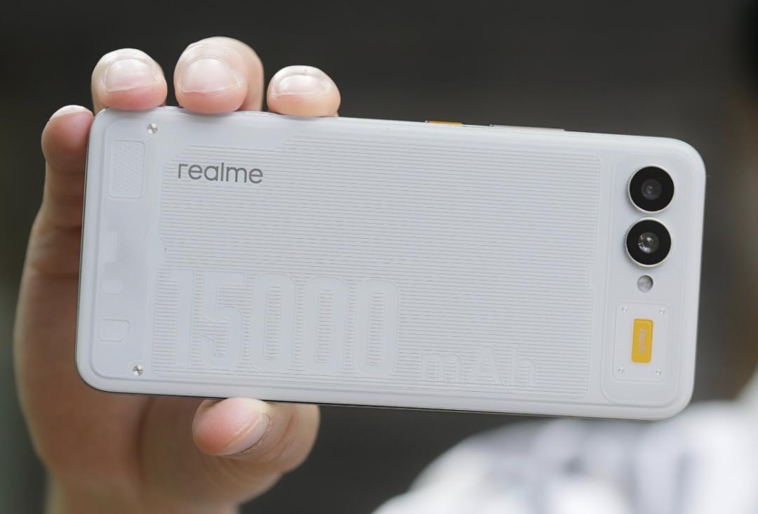 真我15000mAh電池手機、制冷空調手機散熱技術亮相