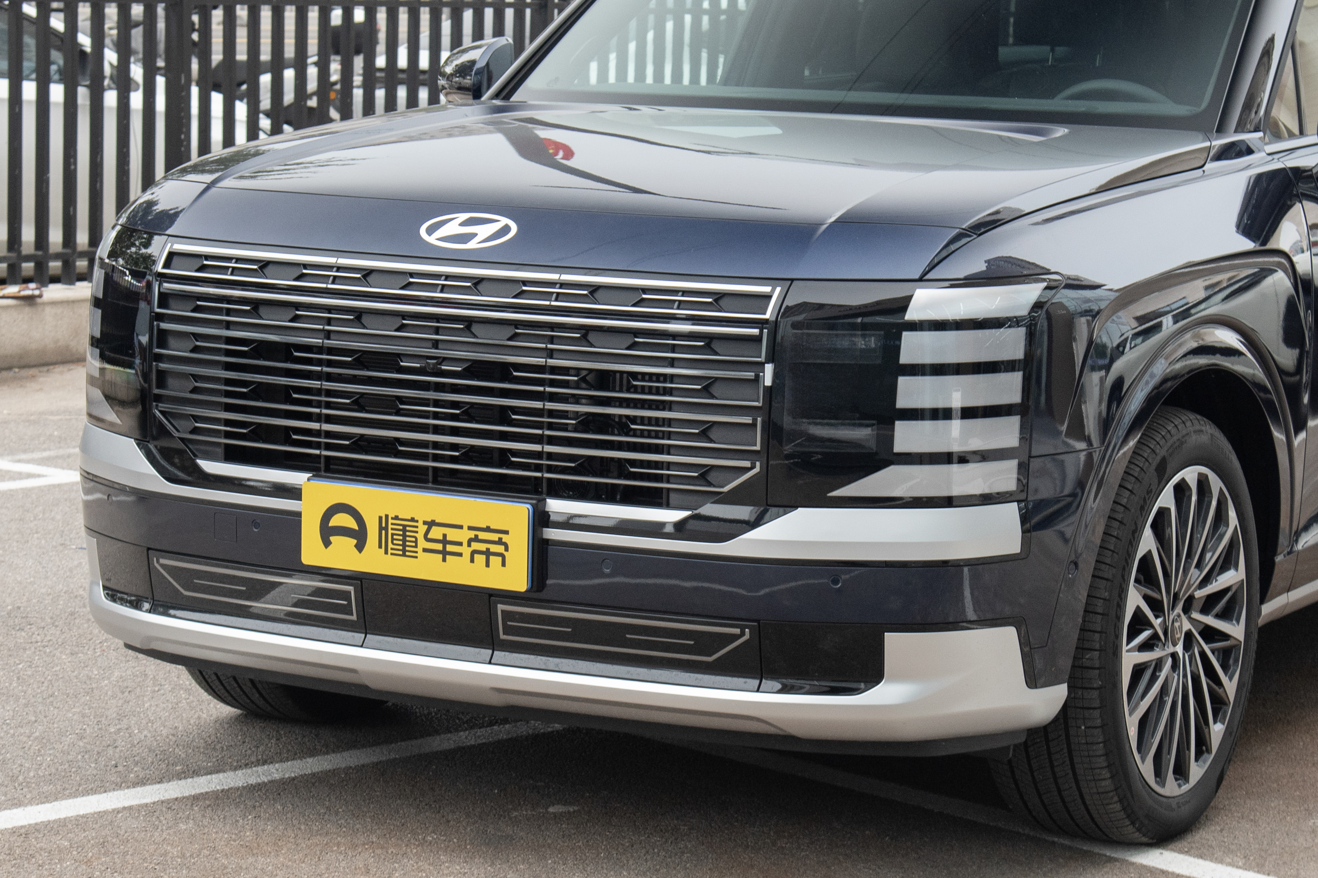 新帕里斯帝实测:六座大七座SUV,谁是全家出行最舒服的?