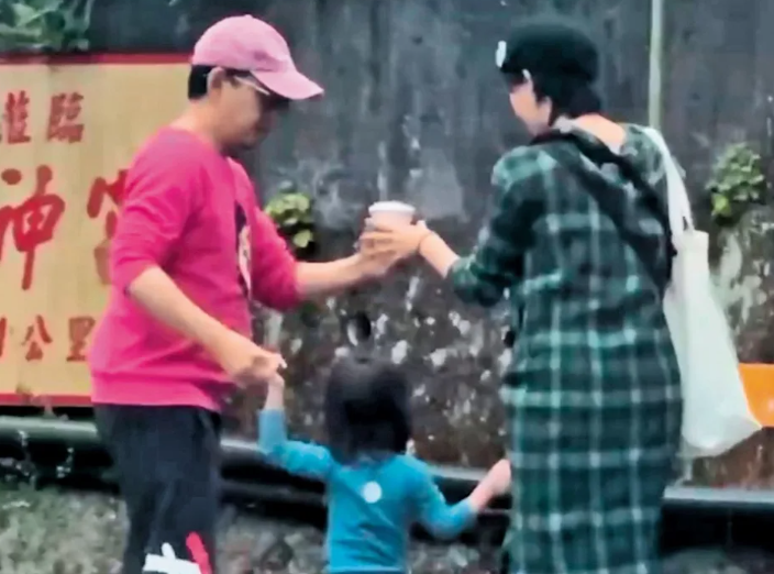 曝黄子佼孟耿如离婚，净身出户财产女儿全给女方，律师回应未否认