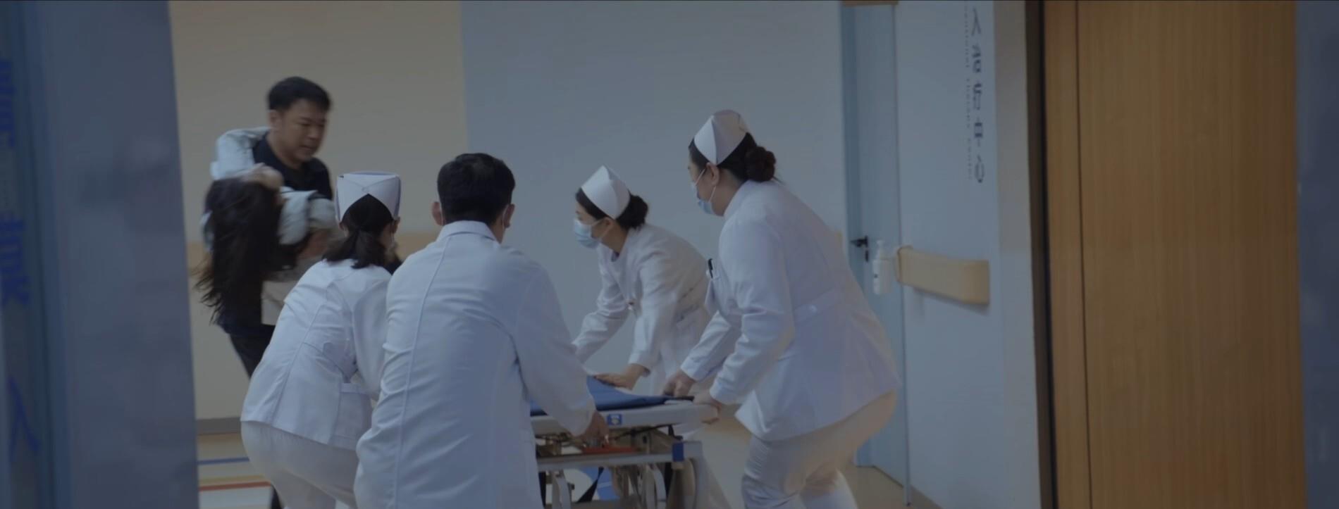 绝密较量结局：小曼再次被骗成卢卡帮凶，子薇出车祸生死未卜