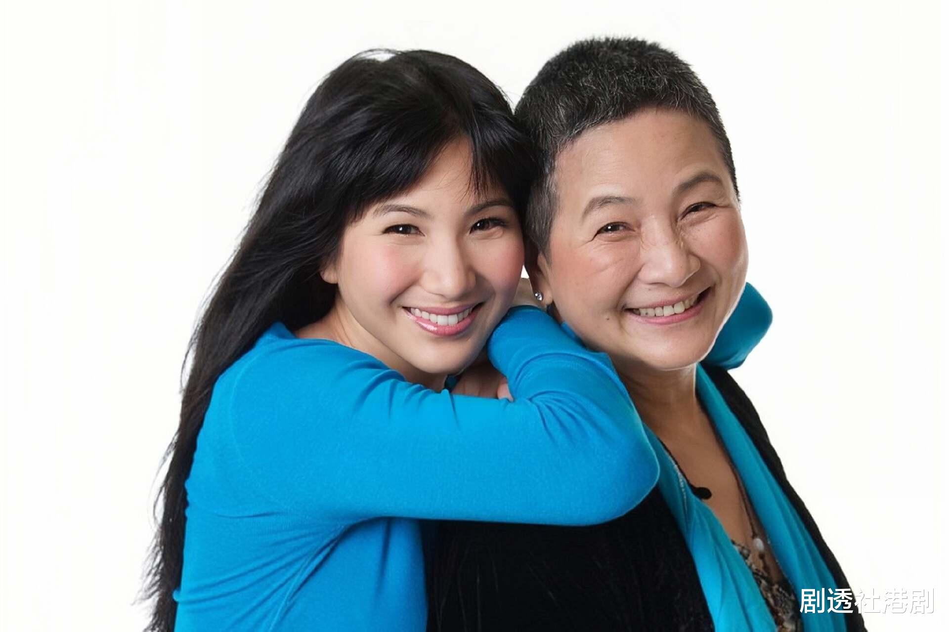 香港知名女星举家移居非洲生活，混血儿子颜值高，三年前到美国陪母亲终老