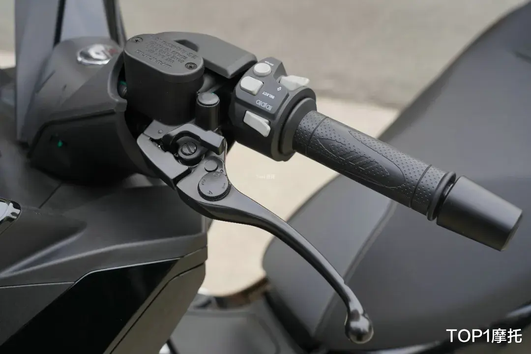 两轮头等舱,QJMOTOR鸿350GS静态全解析,不只是价格低还有硬实力