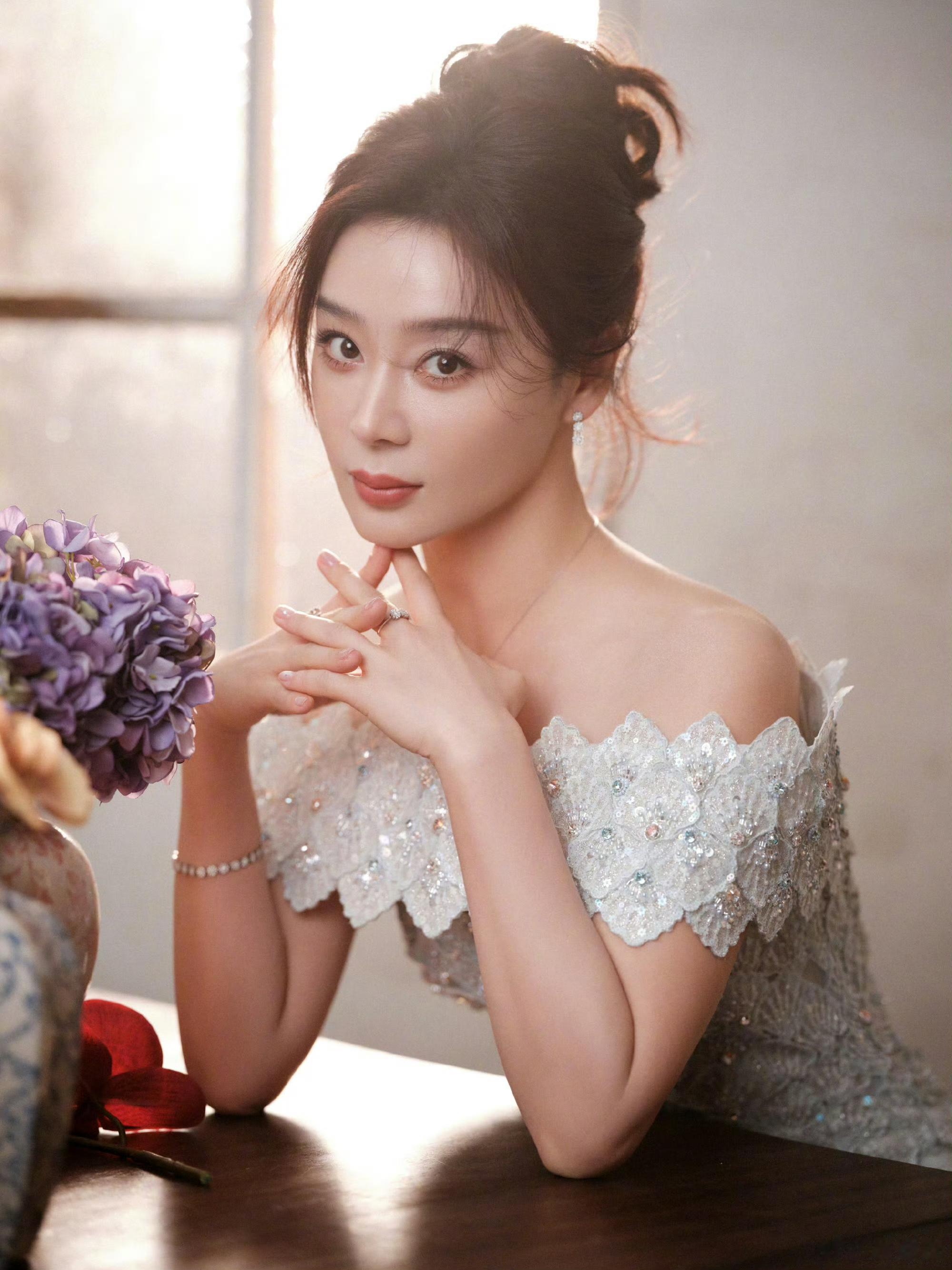 袁姗姗抹胸连衣裙，美人鱼公主降临