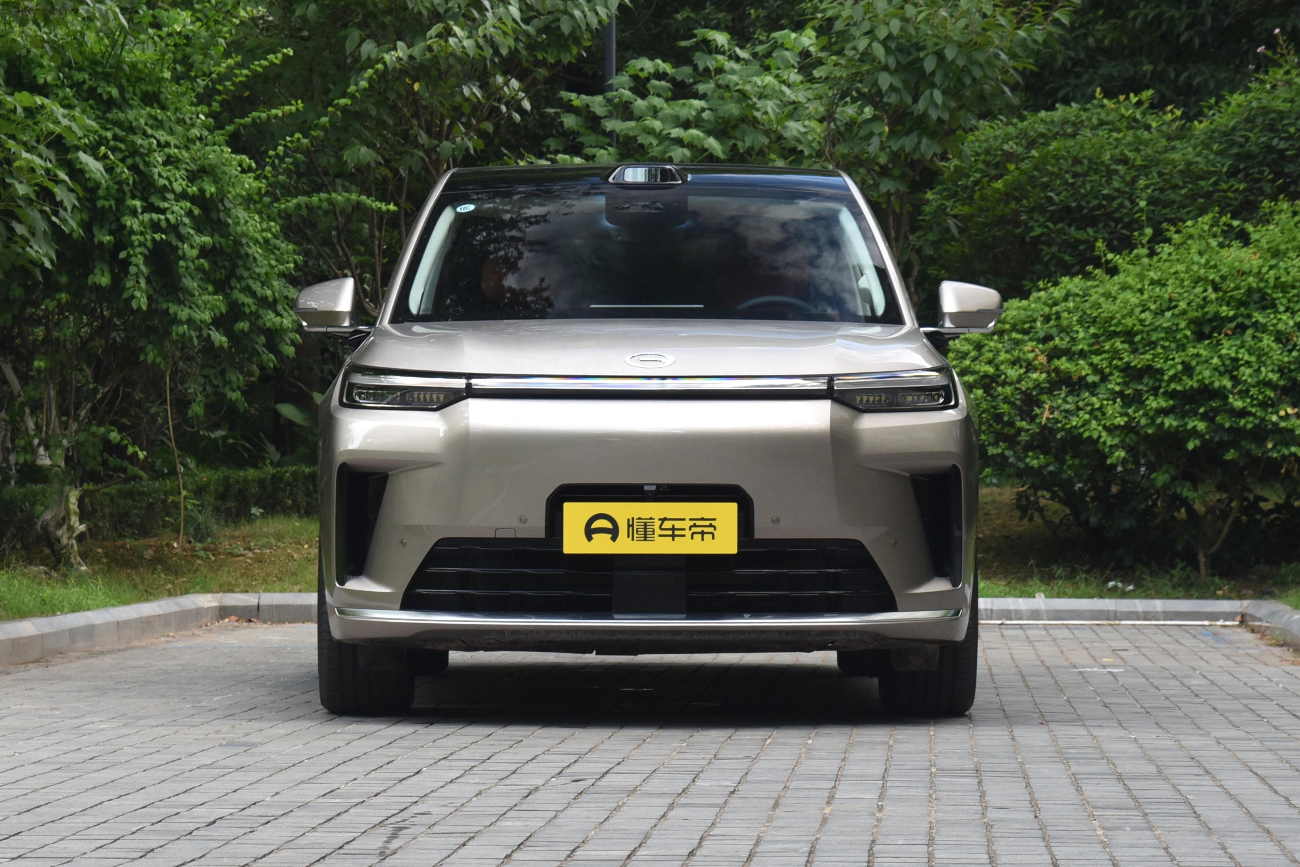 传祺向往S9：6座SUV，二排真皮座椅，第三排放倒能当床睡？