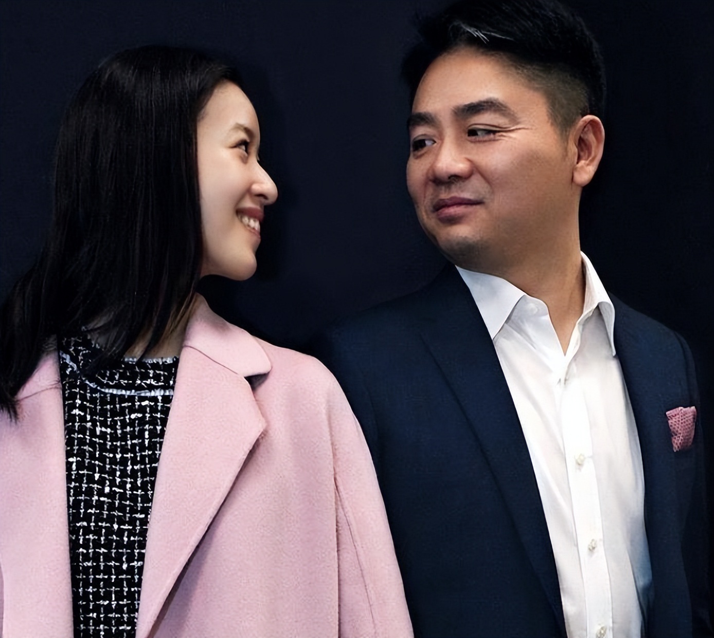 章泽天也没想到，51岁老公刘强东再破天花板，让整个欧洲刮目相看