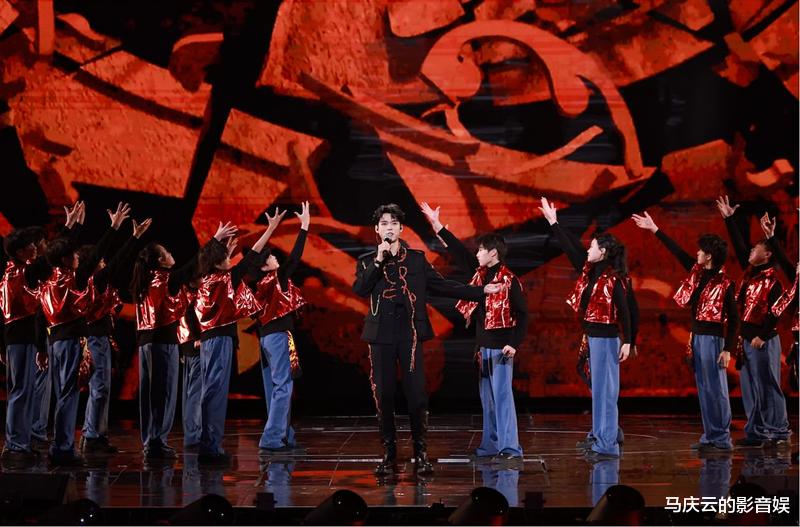 东方卫视跨年盛典再次惊艳，剧跨年火爆出圈，热度六大晚会第一