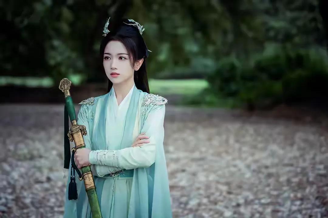 《暗河传》压轴登场的她成颜值担当，长得美演技好，不火可惜了