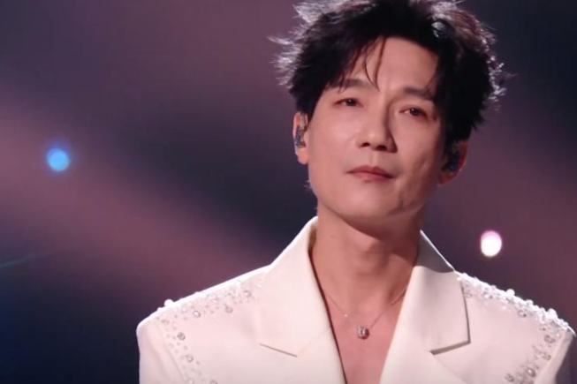 《歌手2025》歌王之战,帮唱嘉宾都太猛了,单依纯搭档更是惊人