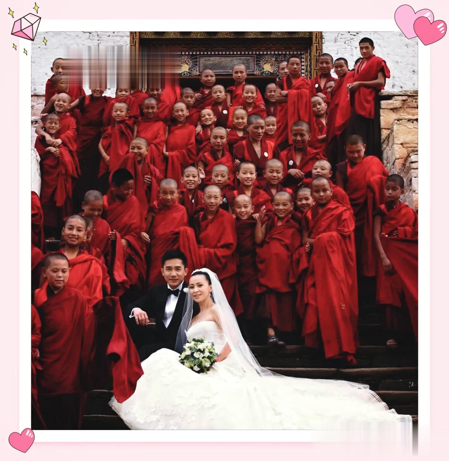 63岁梁朝伟与60岁刘嘉玲深夜在马德里街头散步，手牵手，好浪漫！