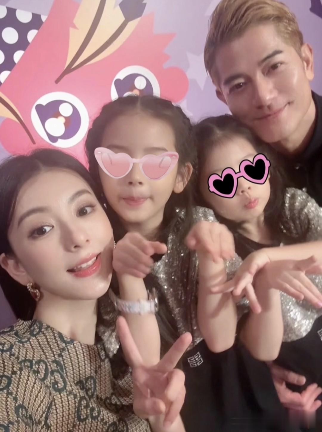 郭富城60大寿，方媛从月子中心跑出来庆祝，长袖长裤+帽子怕吹风