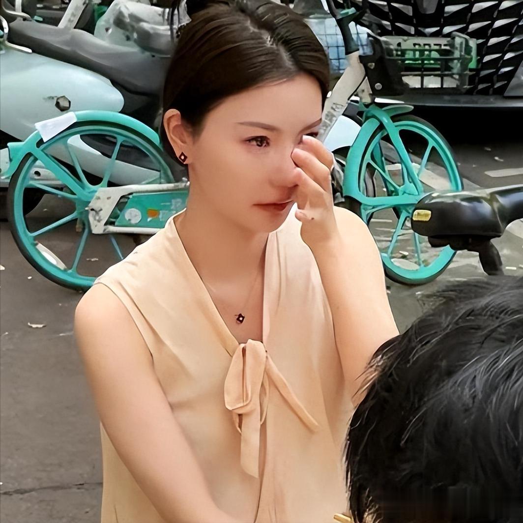 猴哥官宣离婚不到48小时，令人恶心的一幕上演，黄晓明也被牵连