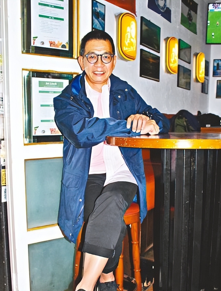 金鸡奖这一夜，人情世故、江湖地位，在袁富华身上展现得淋漓尽致