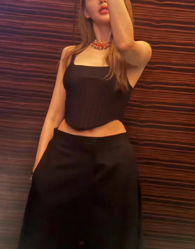 张天爱7月时尚写真,野性又浪漫