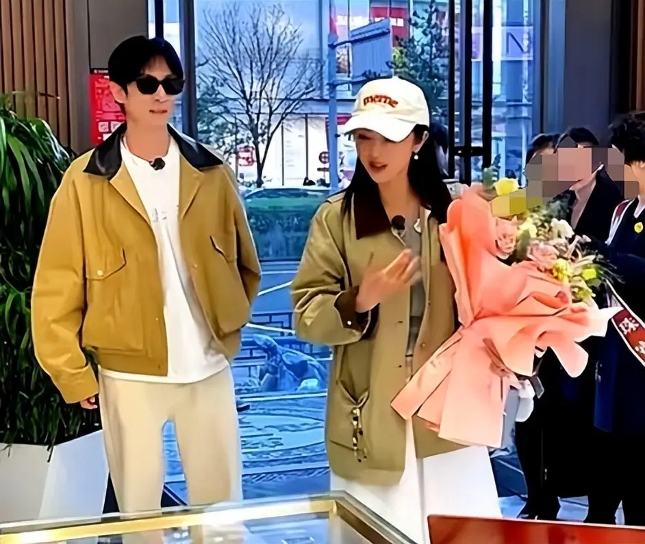 董璇嫁小9岁老公,婚后不满两个月引争议,展现了内娱的人情冷暖