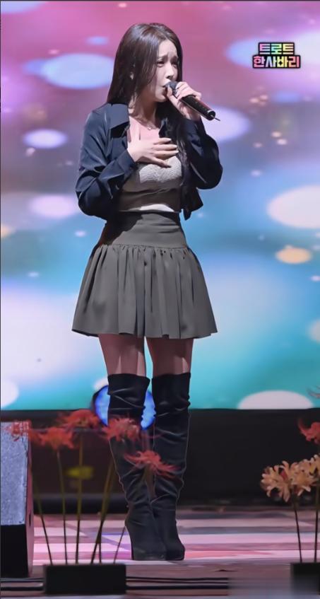 微胖界天花板洪真英！身材火辣更显自信，舞台魅力征服全场