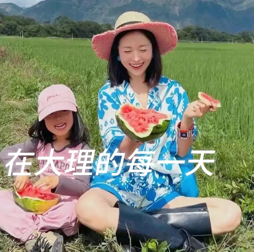 江一燕温州街头被偶遇，穿短裙腿被冻到黑紫，脸馒化到差点认不出