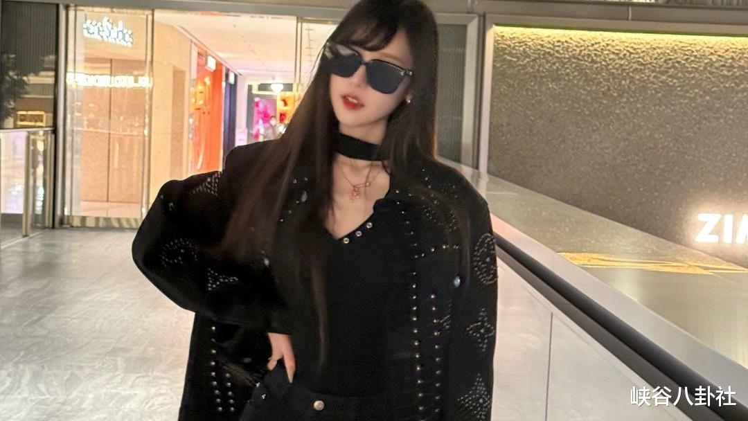 腐团儿:从草根到顶流,如何成为千万粉丝的“白月光”?