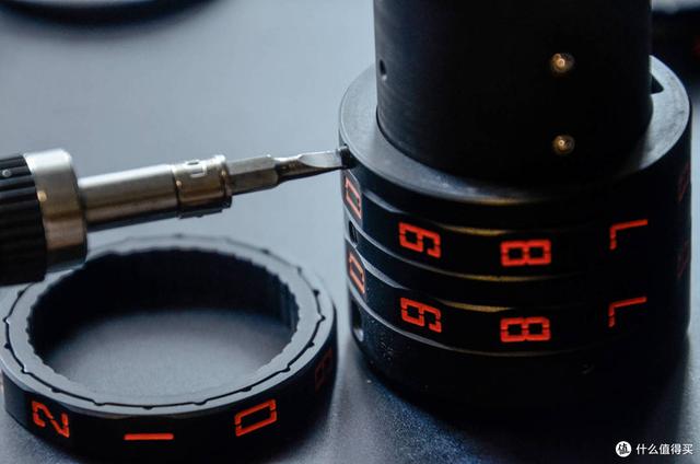 为了一探究竟,全拆散了,3000多块的密码筒我是服气的