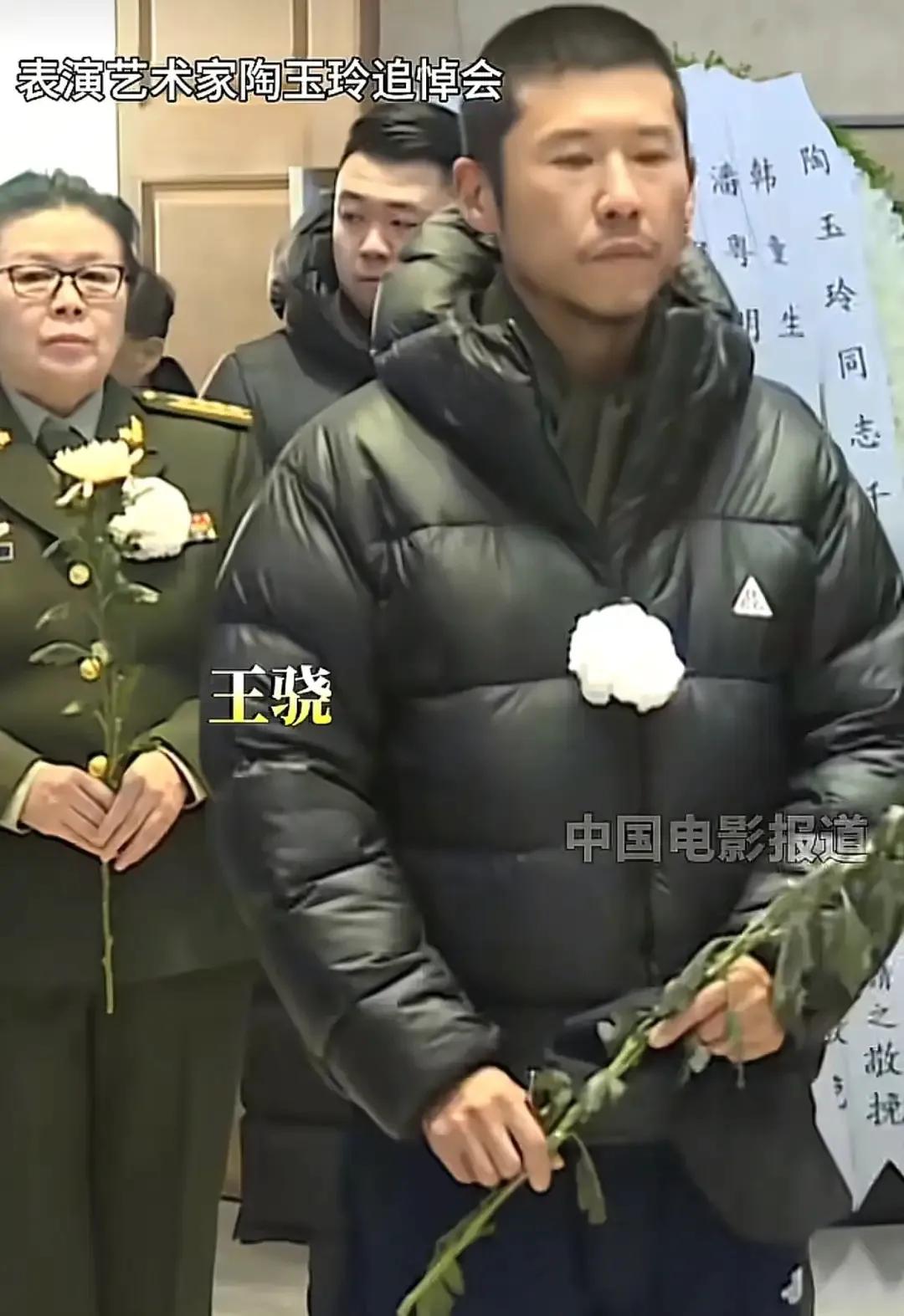 陶玉玲追悼仪式!众老戏骨现身 89岁李明启痛哭 张光北透露住院细节