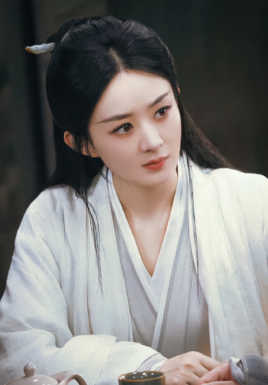 官媒公开发文，38岁赵丽颖一反常态，才懂冯绍峰那番话的含金量