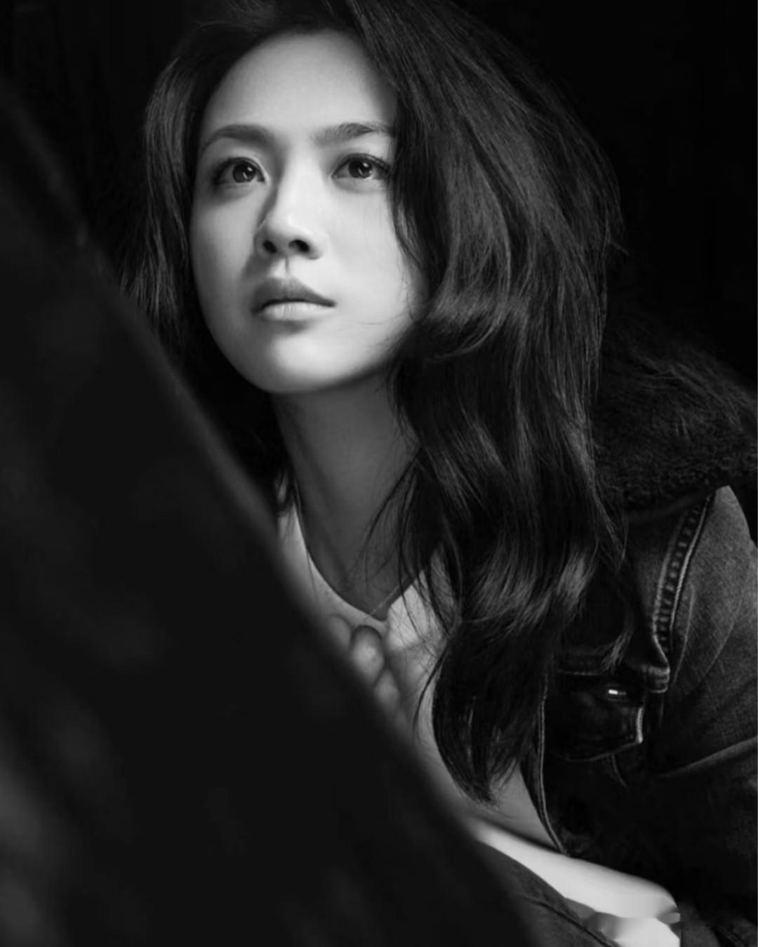 32位女明星的黑白质感大片,个顶个的漂亮,谁是你心目中的No.1?