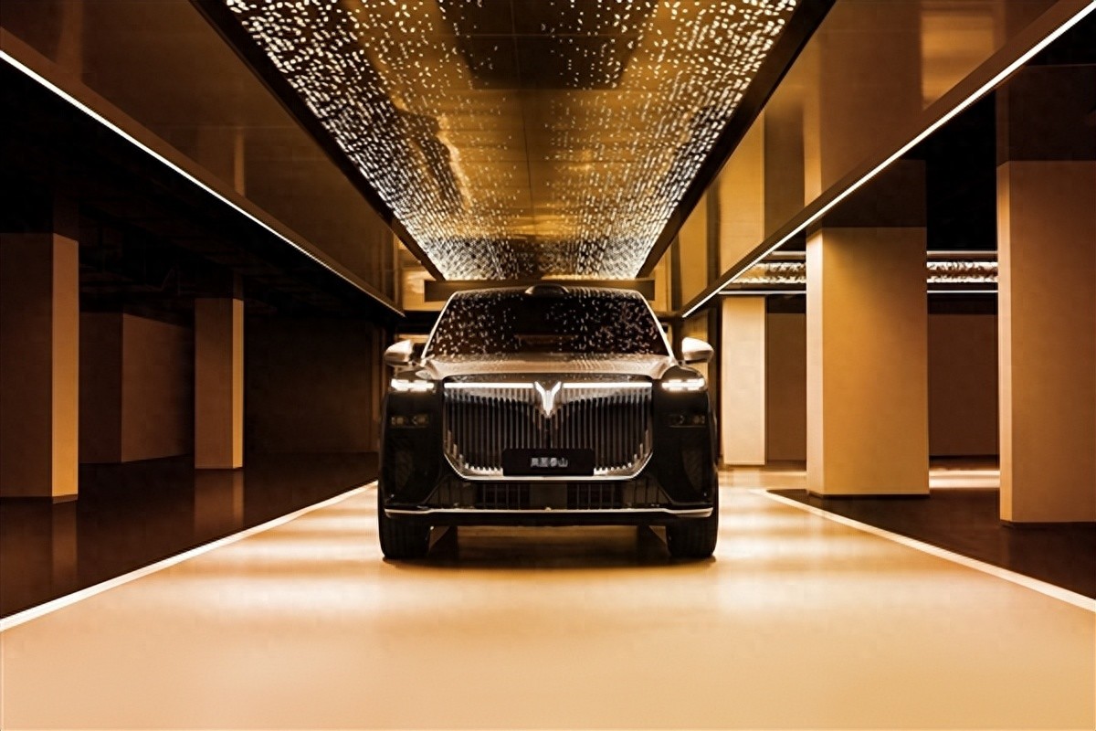 国产豪华大六座SUV新王炸!岚图泰山售价锁定45万以上