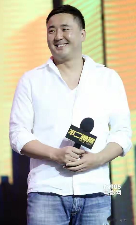 49岁曾黎疑已结婚,春节带妈妈和男友旅游,男友贴心逗曾黎开心