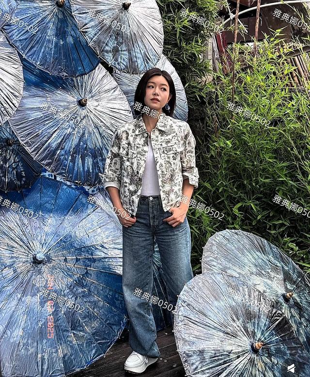 陈妍希的娃娃脸年轻时很吃香，年纪大了清纯劲没了就没颜值优势了