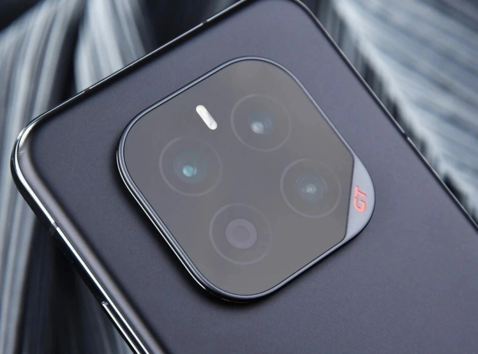 榮耀豁出去了，7200mAh+16GB+512GB，頂級性能旗艦售價一降再降