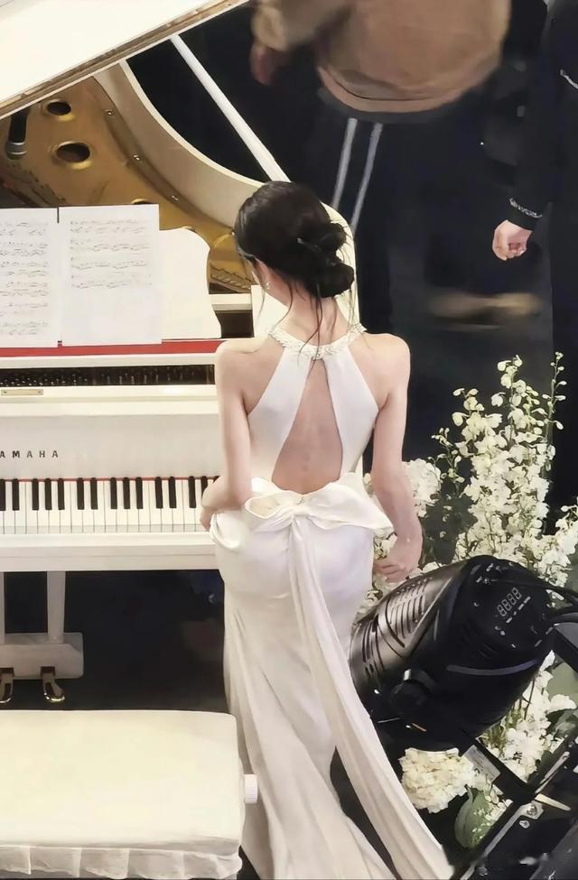 靠一张证件照进演艺圈的陈都灵，完美演绎啥叫大女主爽文人生