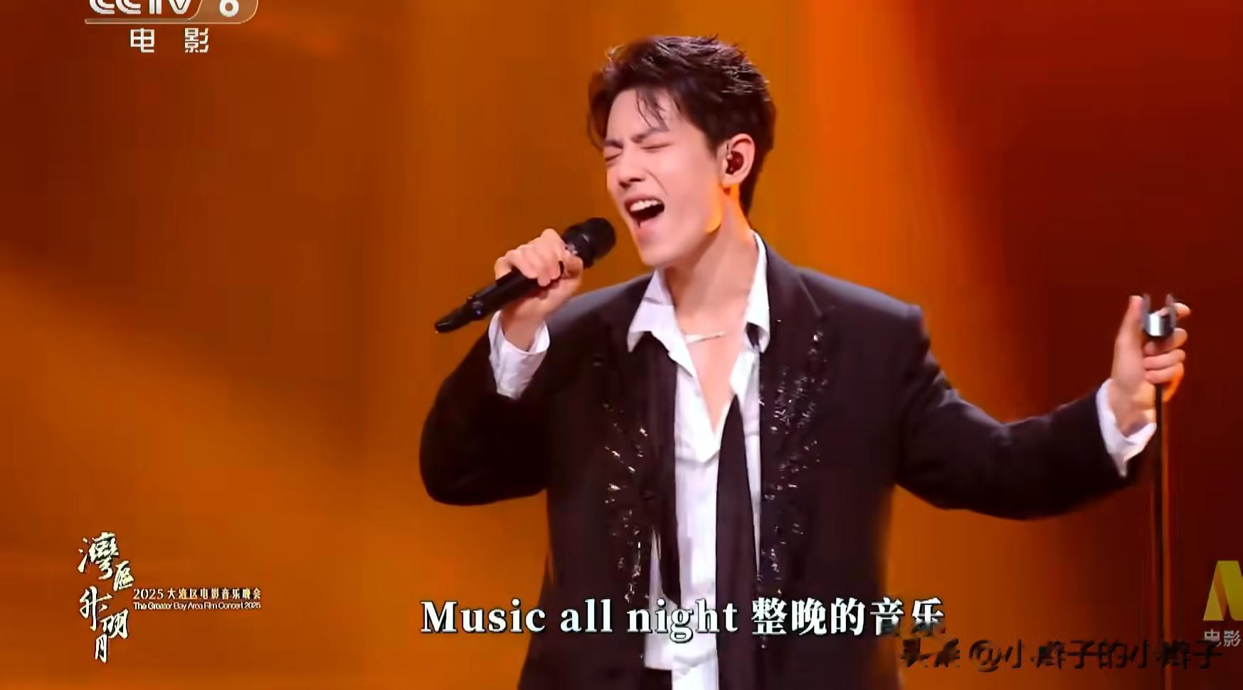 为何职业大咖苏醒翻车，而演员肖战反而唱功惊艳？肖战唱功如何？