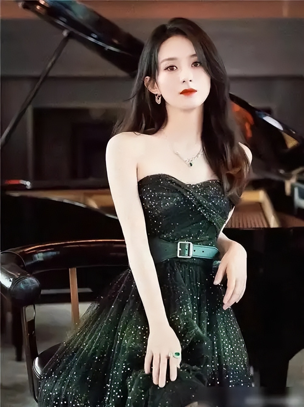 官方发文,高调官宣赵丽颖喜讯,她让冯绍峰和整个娱乐圈刮目相看