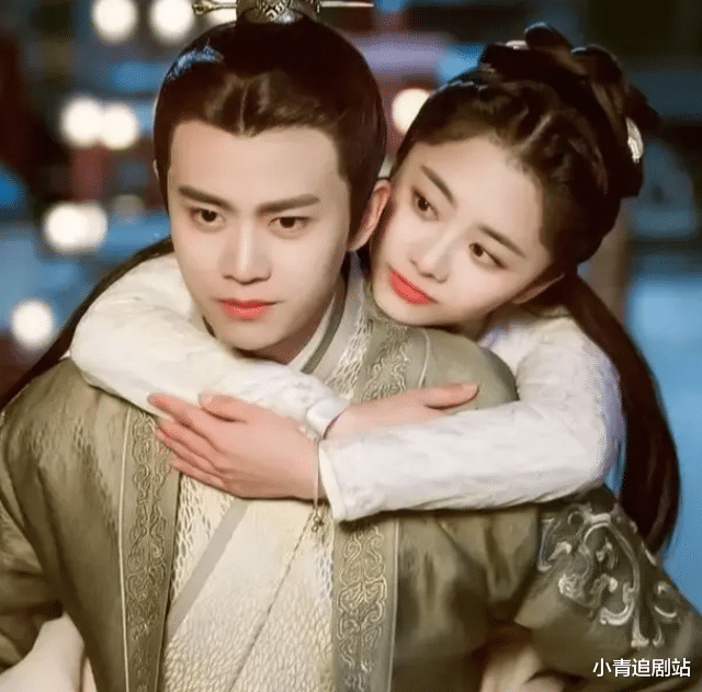 他演爹，比年轻时候还帅！