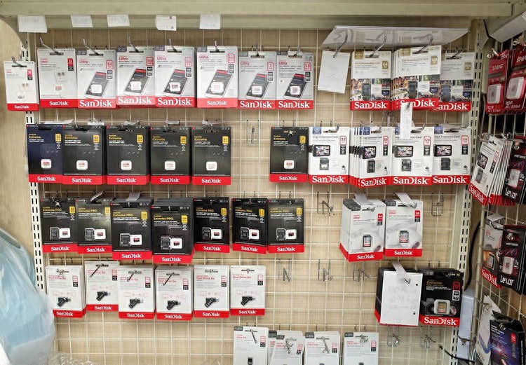 多米諾骨牌再倒一塊！存儲漲價(jià)，大容量microSD卡都變搶手貨了