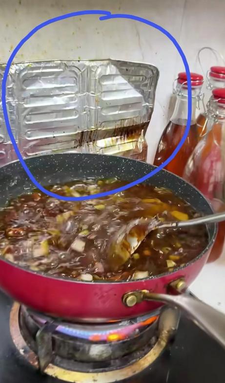 79岁侯耀华晚年凄凉！独居北京无人照料，别墅内又脏又乱无处下脚