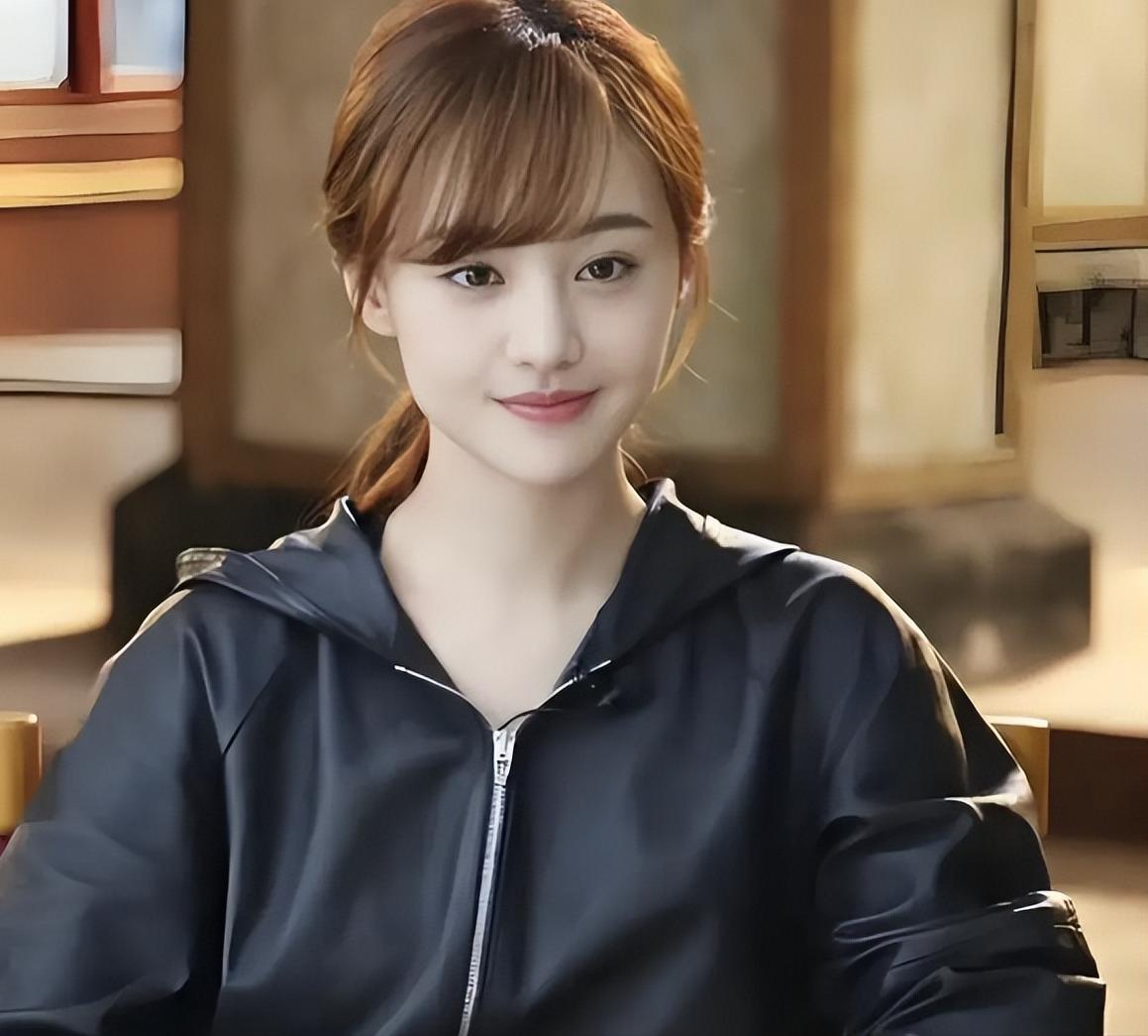 郑爽近照曝光容貌变化太大遭热议，本人回应：大家就是想看我笑话